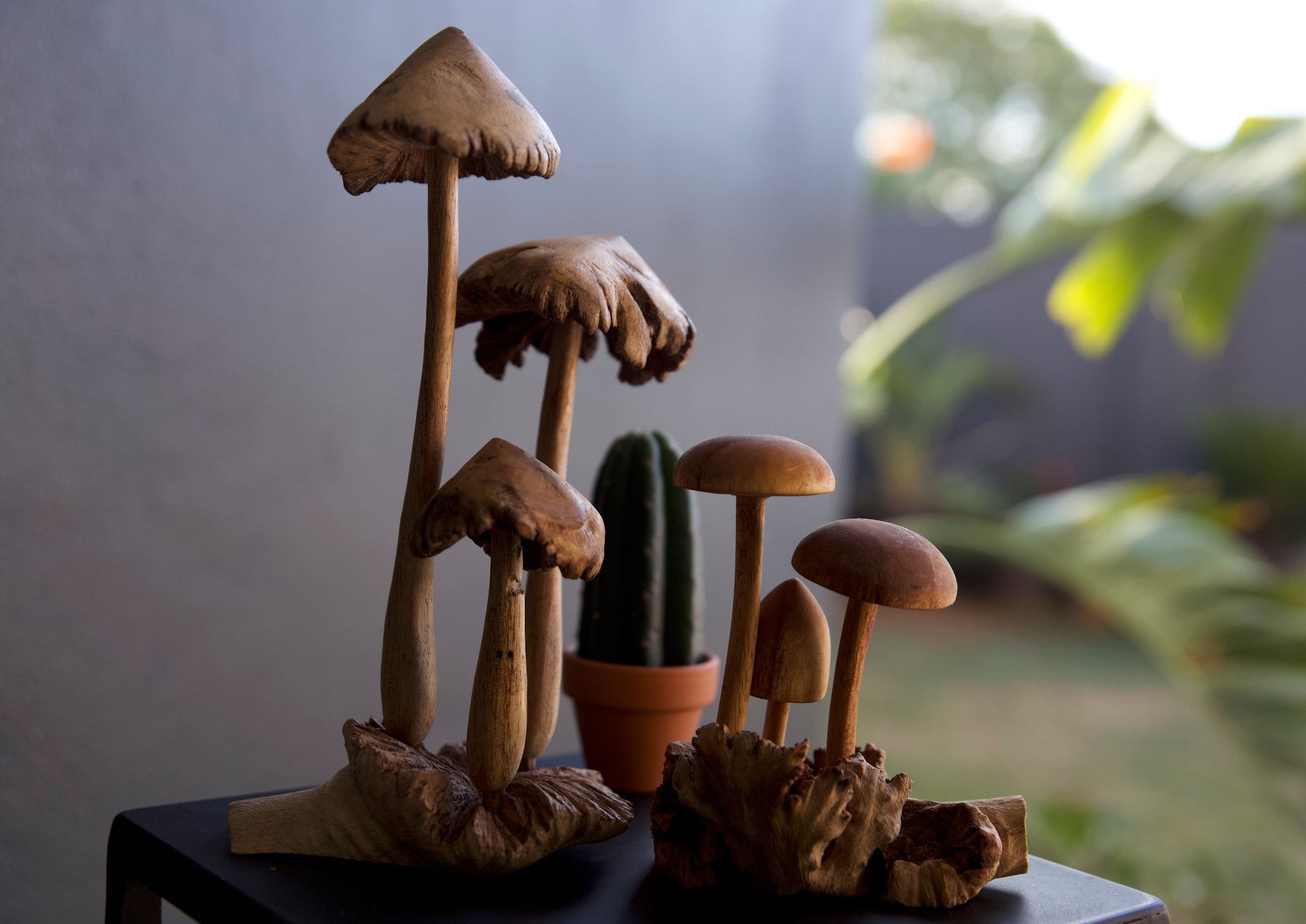 Carved wooden Mushrooms Sculpture - Short Round Top