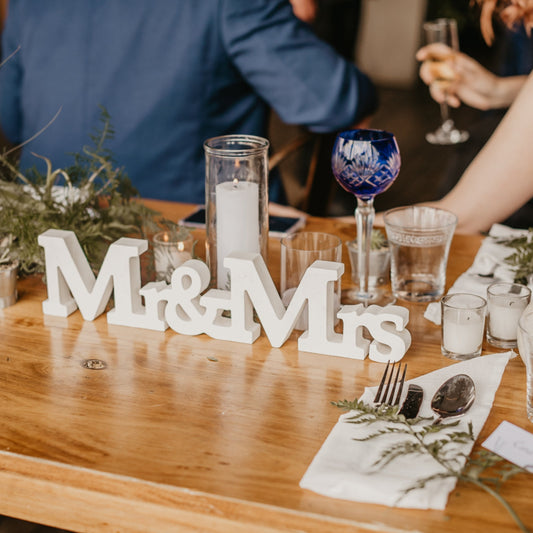 Mr & Mrs Sign - Rental
